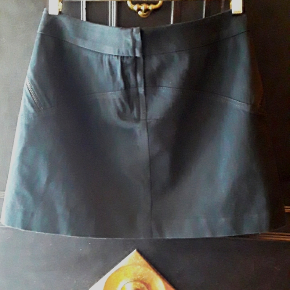 HOLT RENFREW mini sz 6 - Picture 2 of 7